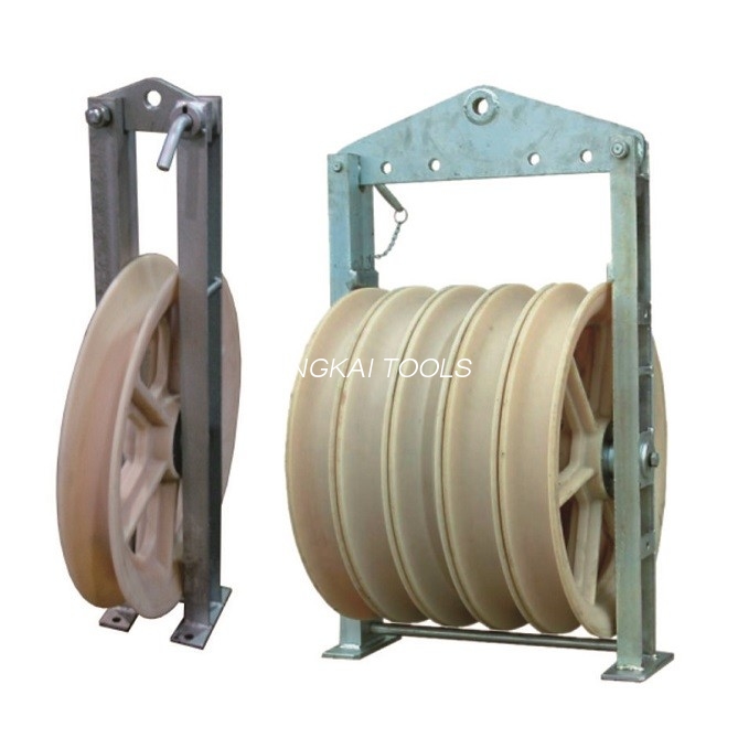 660*560*110mm Sheave Diameter Transmission Stringing Blocks Para sa Bundles Conductor